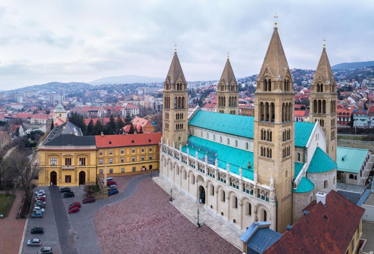 Casa Victoria Lejlighed Pécs Eksteriør billede